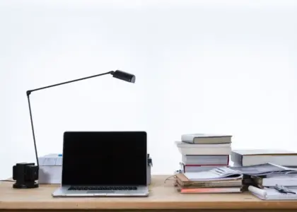 8 budgetvenlige køb der forbedrer dit hjemmekontor - se dem her